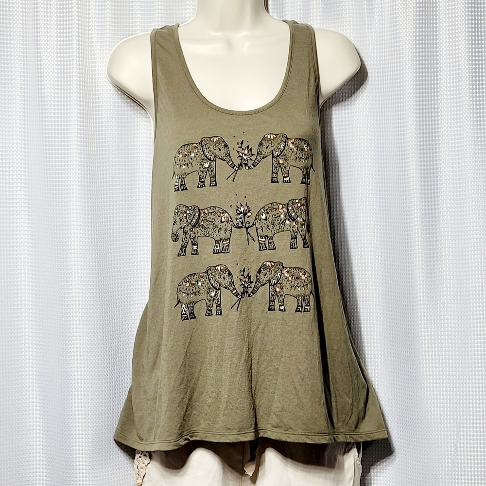 Wound Up Whimsy Elephant Floral Graphic Tank Top Juniors (XL/15/17)
